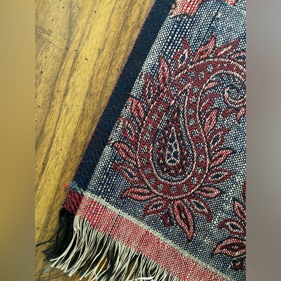 Beautiful light reversible Paisley Brocade Tassel Large Scarf Pashmina Throw - Picture 11 of 13